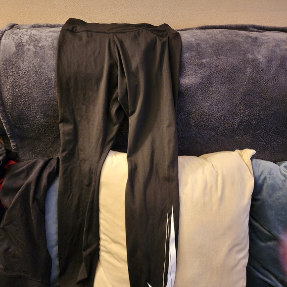 Athletic leggings - Picture 3 of 9